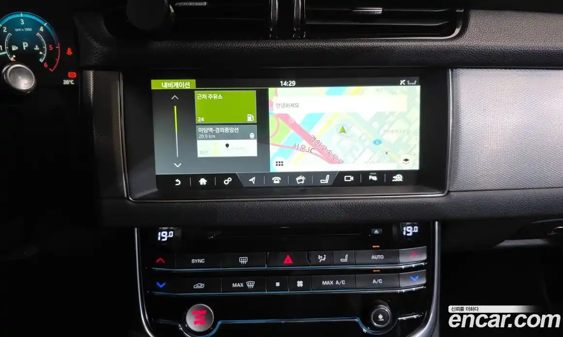 Jaguar XF 2018 2.0 гидро, фото 13