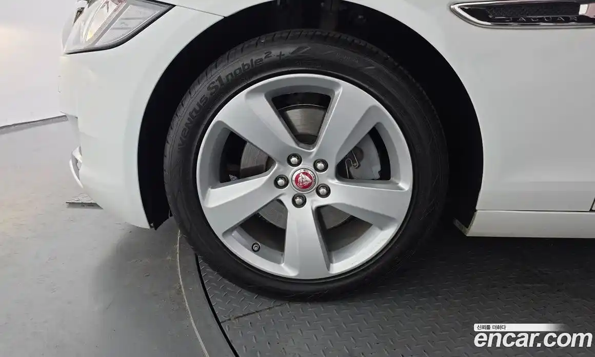 Jaguar XF 2018 2.0 гидро, фото 5