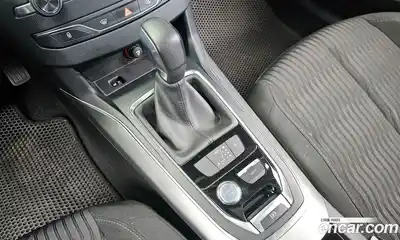 Peugeot 308 2016 1.6 автомат (гидро), миниатюра 9