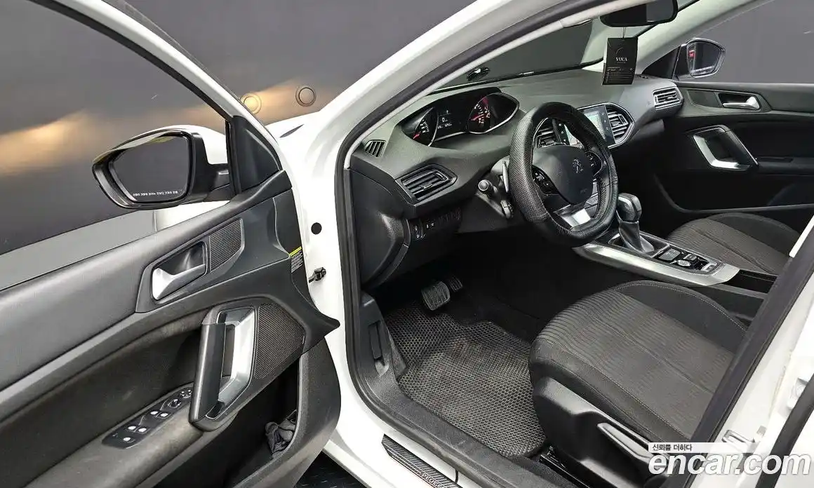 Peugeot 308 2016 1.6 автомат (гидро), фото 10