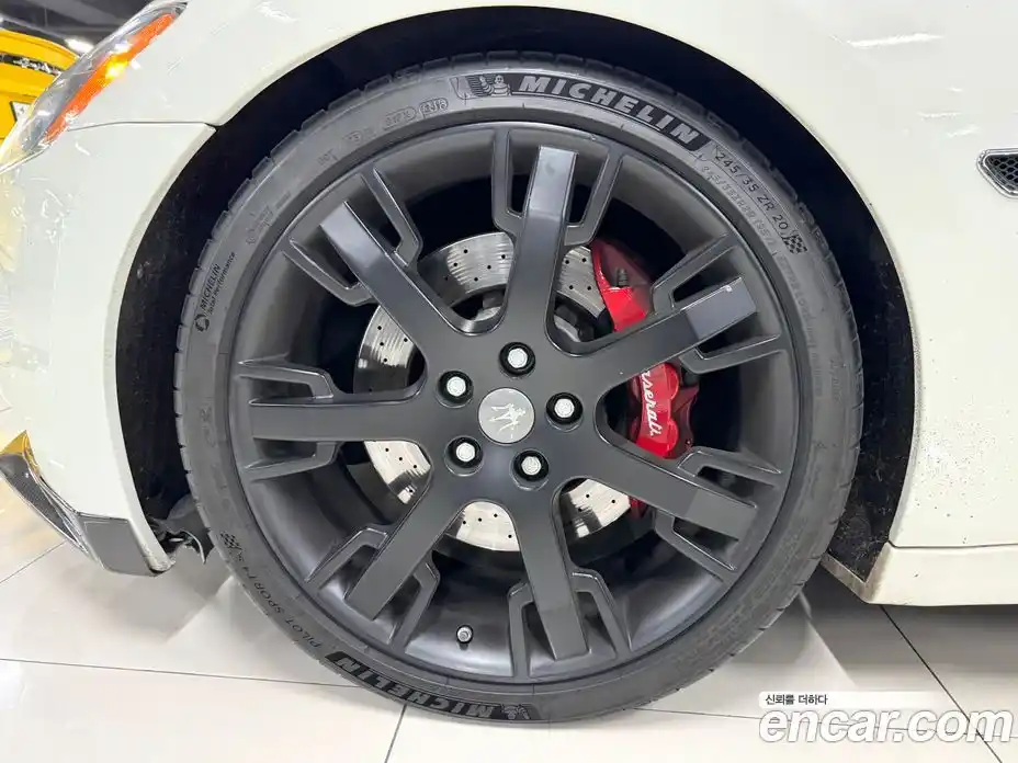 Maserati GranTurismo 2009 4.7 гидро, фото 16