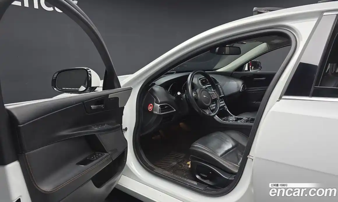 Jaguar XE 2015 2.0 гидро, фото 10