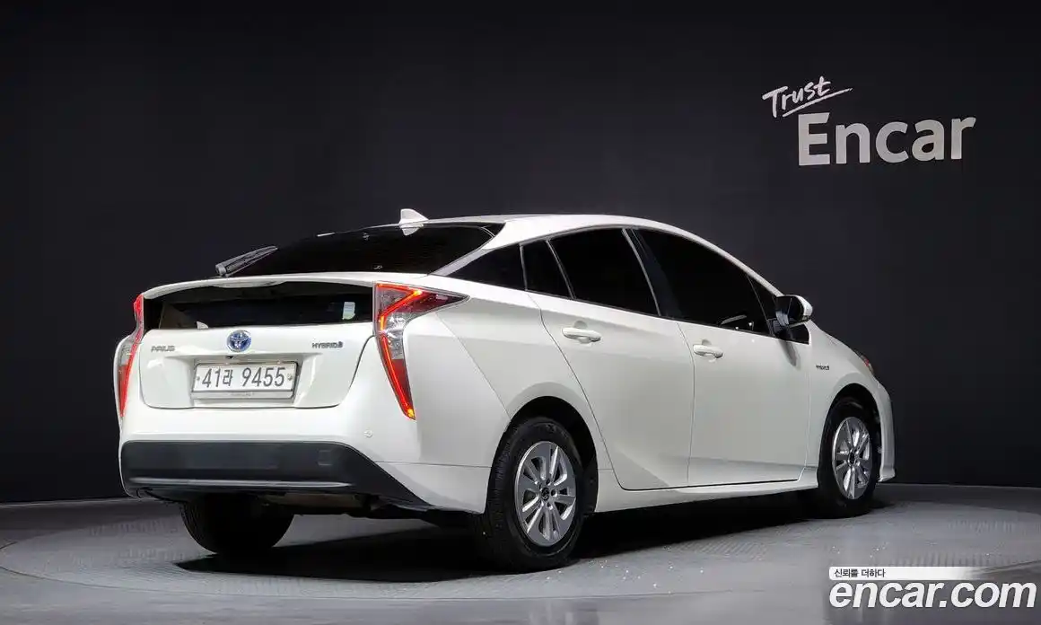 Toyota Prius 2017 1.8 гидро, фото 2