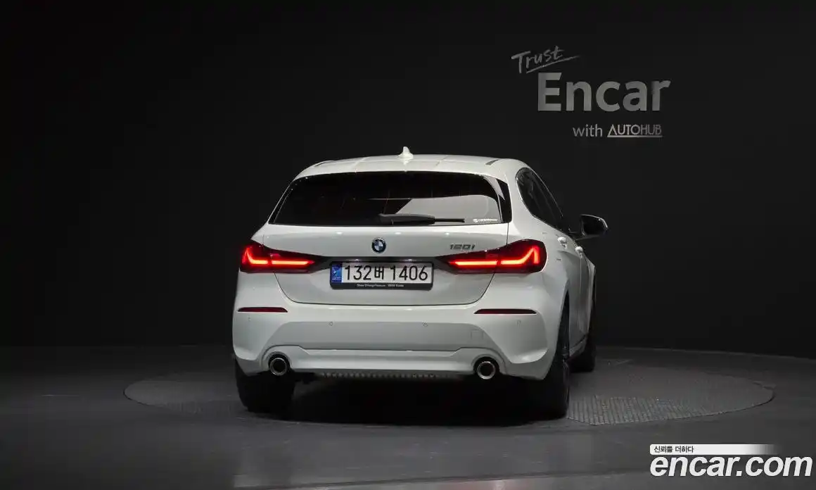 BMW 1 серия 2022 2.0 автомат (гидро), фото 4