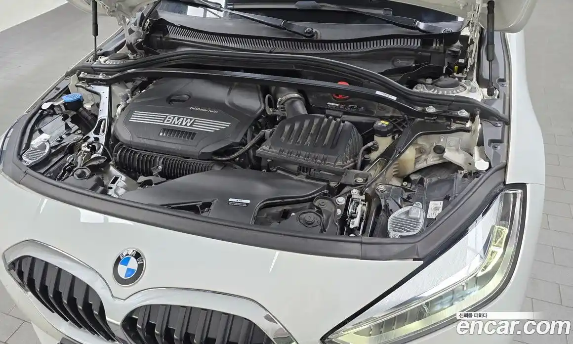 BMW 1 серия 2022 2.0 автомат (гидро), фото 6