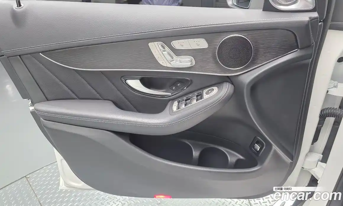 Mercedes-Benz GLC-Class 2023 2.0 автомат (гидро), фото 14