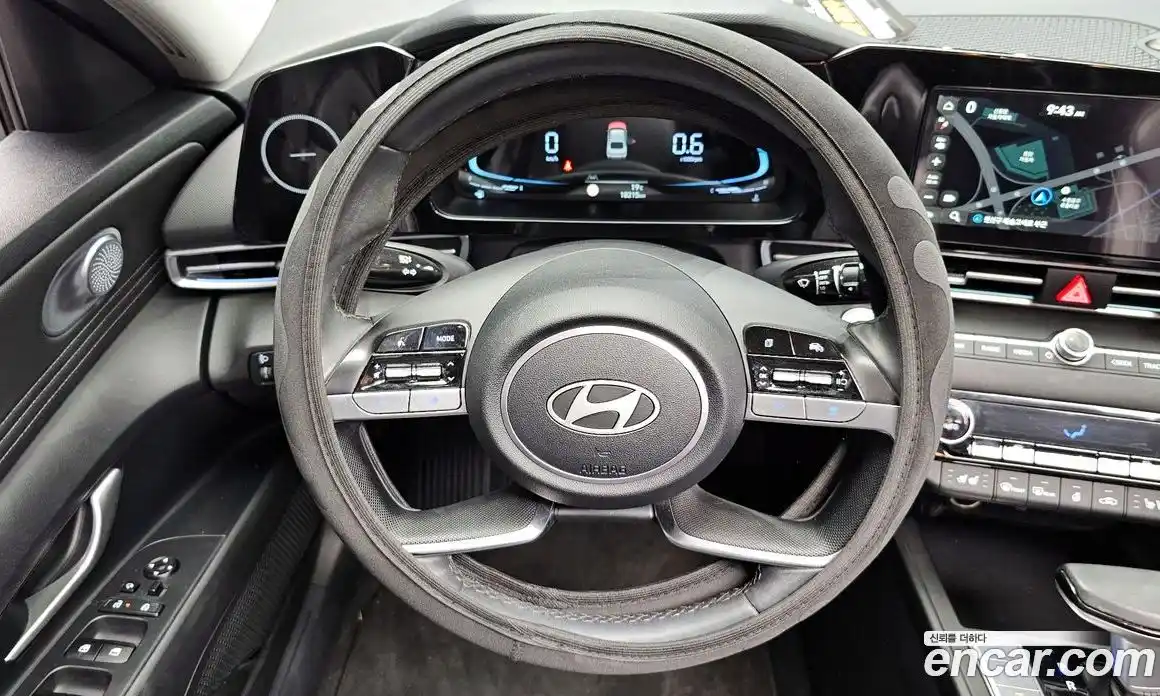 Hyundai Avante 2023 1.6 автомат (гидро), фото 12