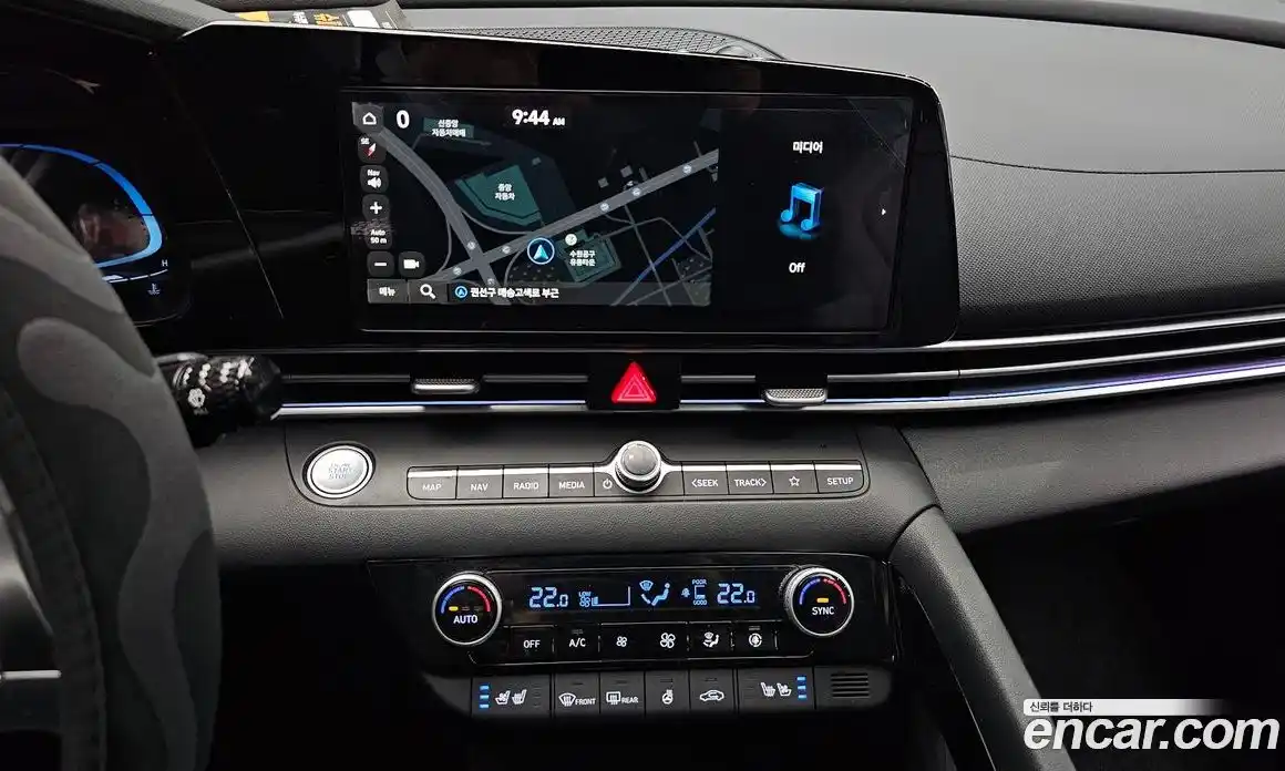 Hyundai Avante 2023 1.6 автомат (гидро), фото 13