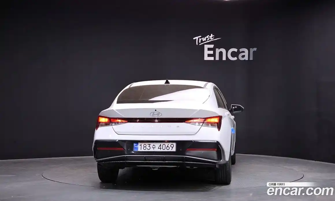 Hyundai Avante 2023 1.6 автомат (гидро), фото 4