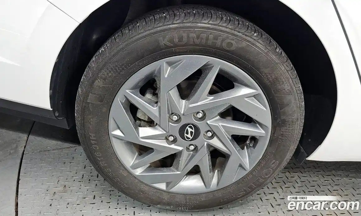 Hyundai Avante 2023 1.6 автомат (гидро), фото 5