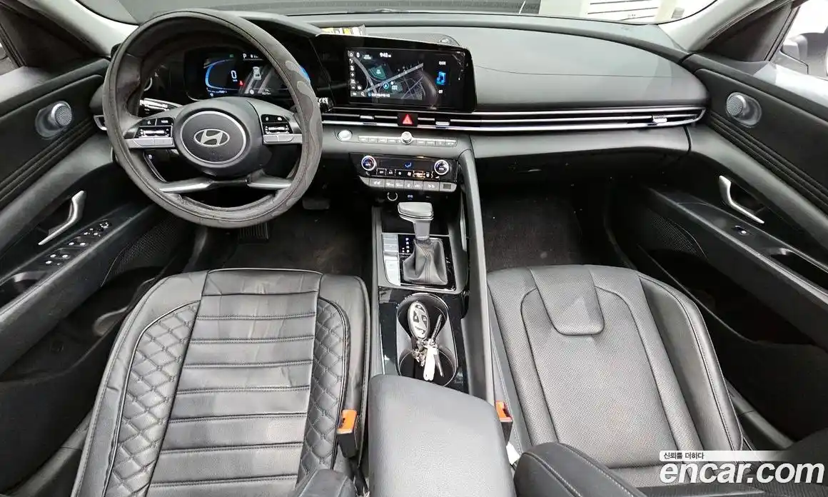 Hyundai Avante 2023 1.6 автомат (гидро), фото 7