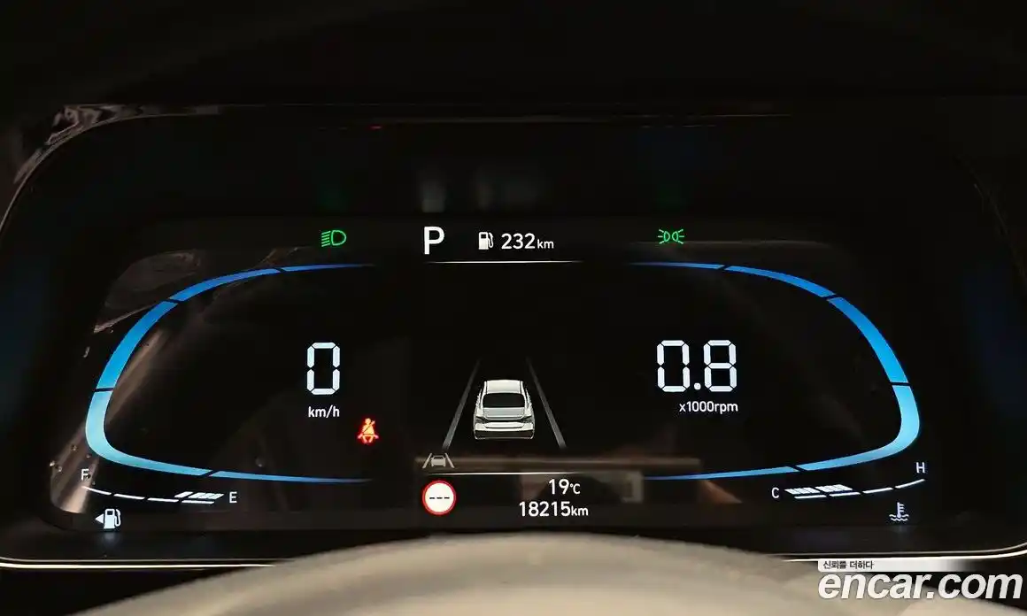 Hyundai Avante 2023 1.6 автомат (гидро), фото 8