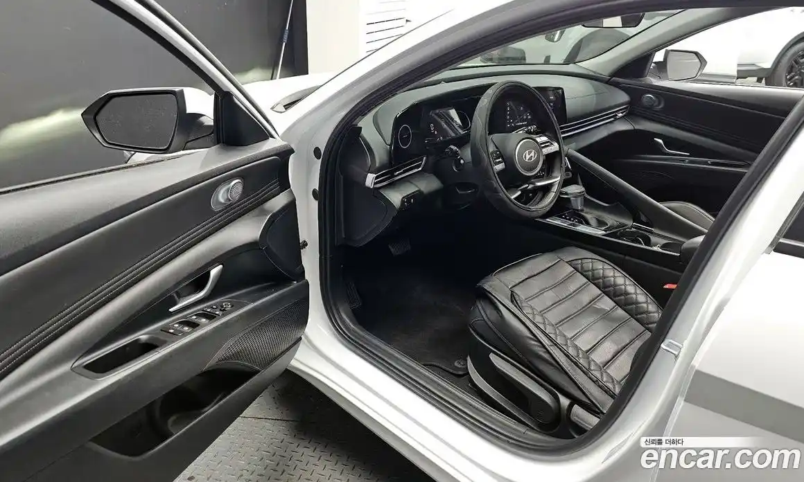 Hyundai Avante 2023 1.6 автомат (гидро), фото 10