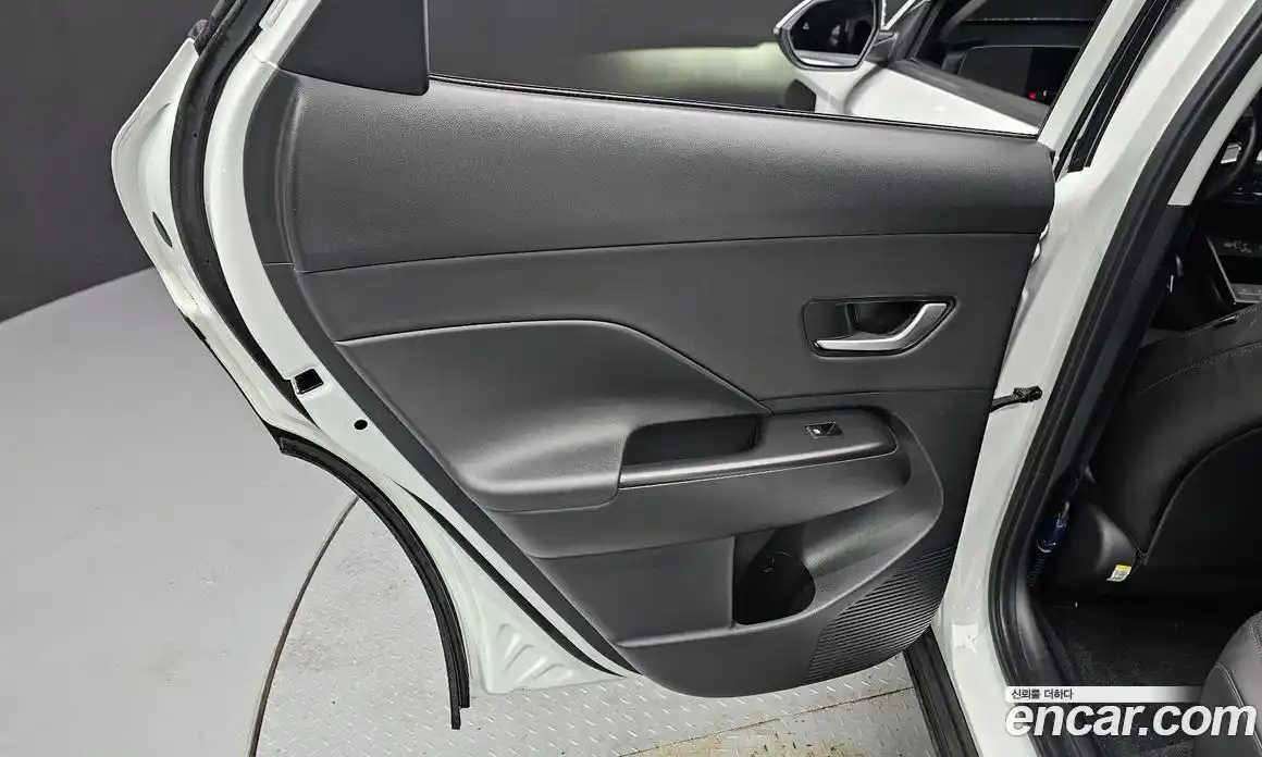 Hyundai Kona 2023 1.6 автомат (гидро), фото 15