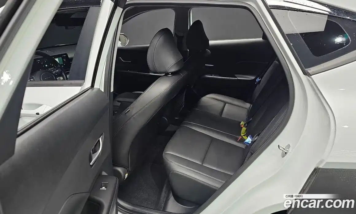 Hyundai Kona 2023 1.6 автомат (гидро), фото 16