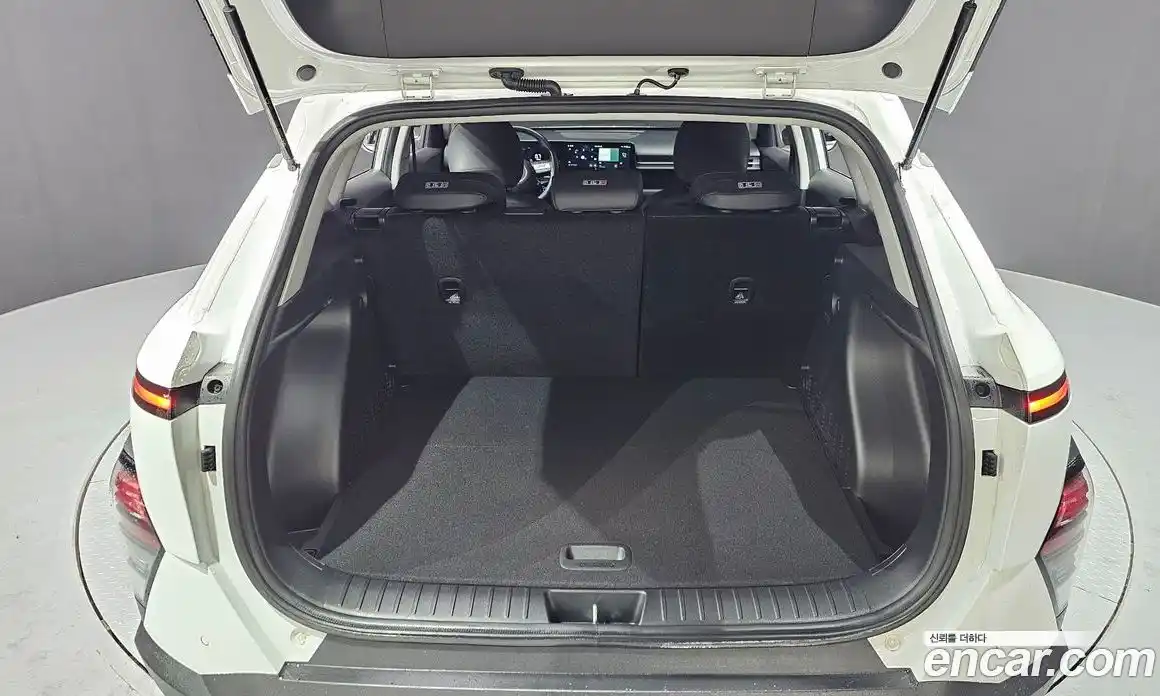 Hyundai Kona 2023 1.6 автомат (гидро), фото 26