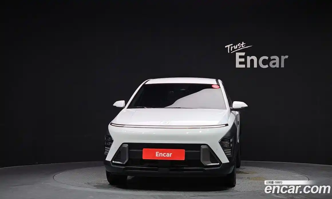 Hyundai Kona 2023 1.6 автомат (гидро), фото 3