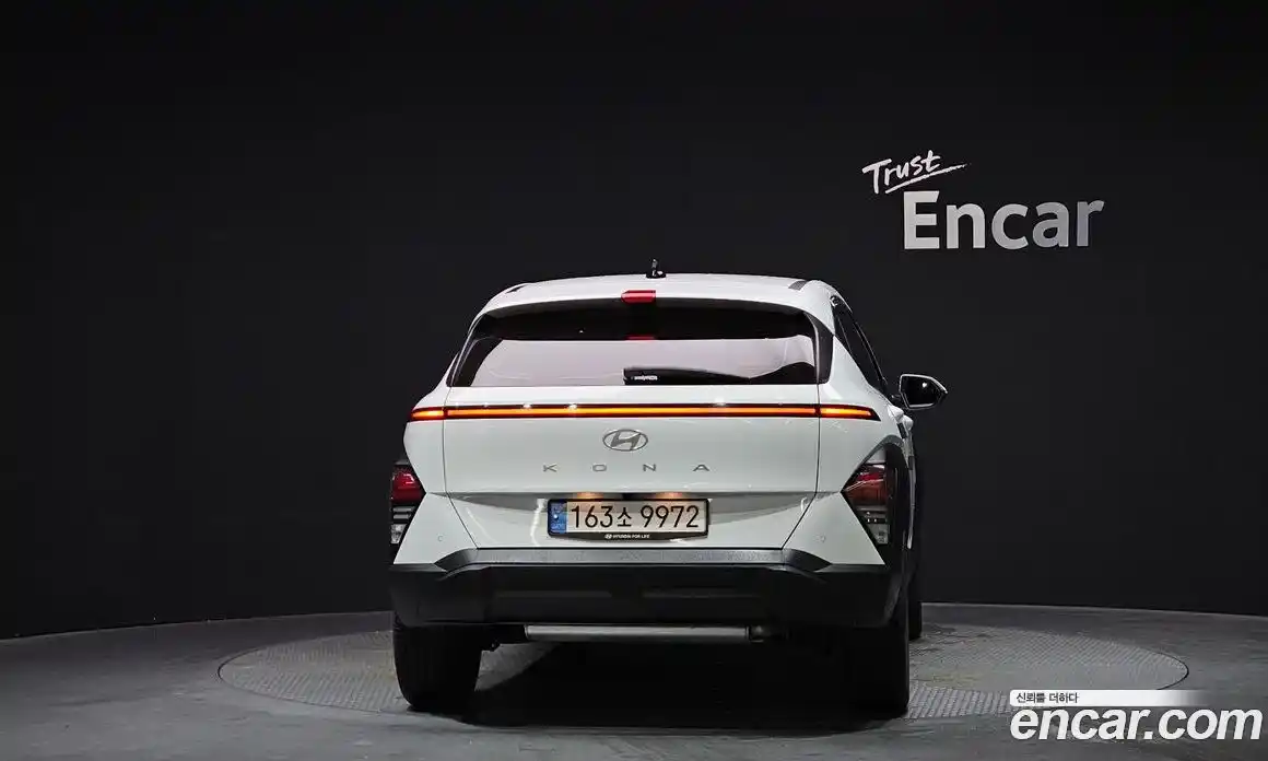 Hyundai Kona 2023 1.6 автомат (гидро), фото 4