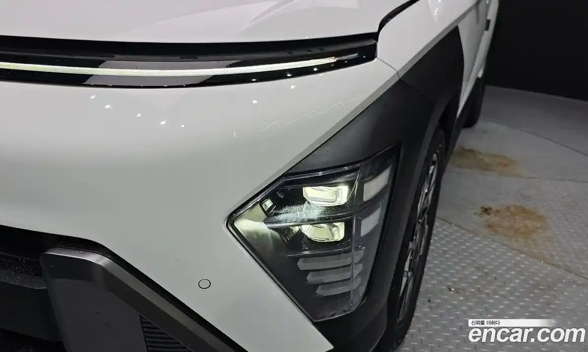 Hyundai Kona 2023 1.6 автомат (гидро), фото 8