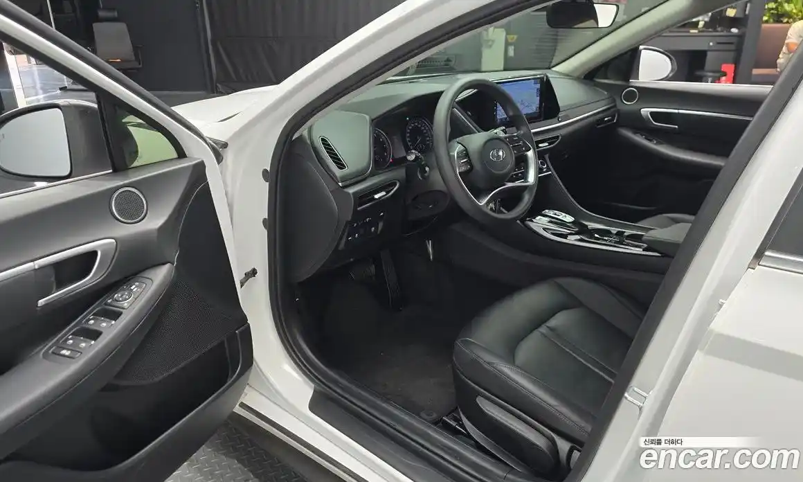 Hyundai Sonata 2021 2.0 автомат (гидро), фото 13