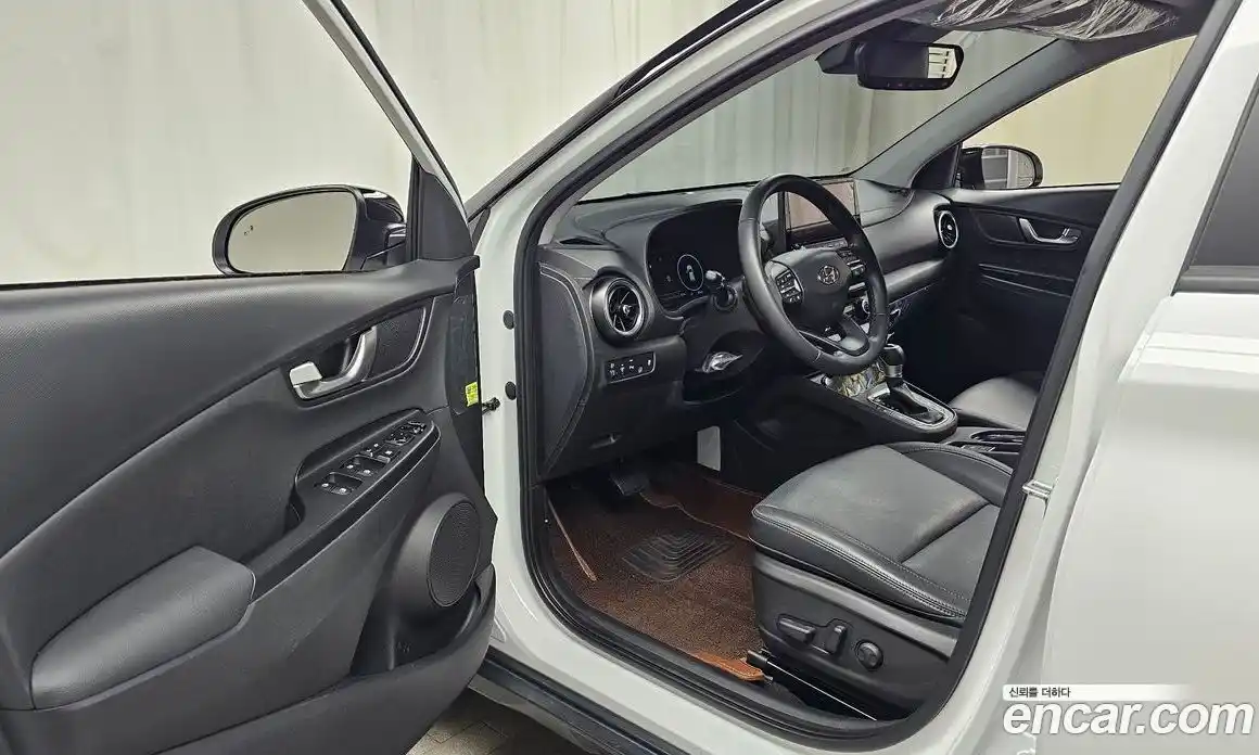 Hyundai Kona 2023 1.6 автомат (гидро), фото 13