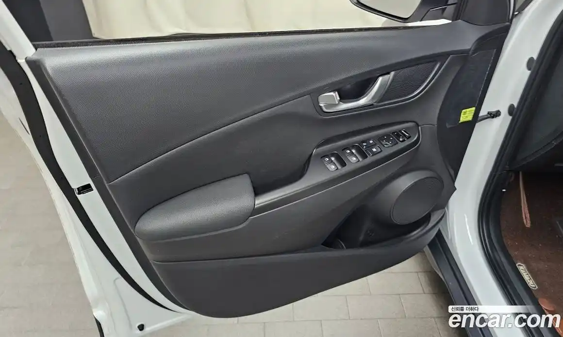 Hyundai Kona 2023 1.6 автомат (гидро), фото 14