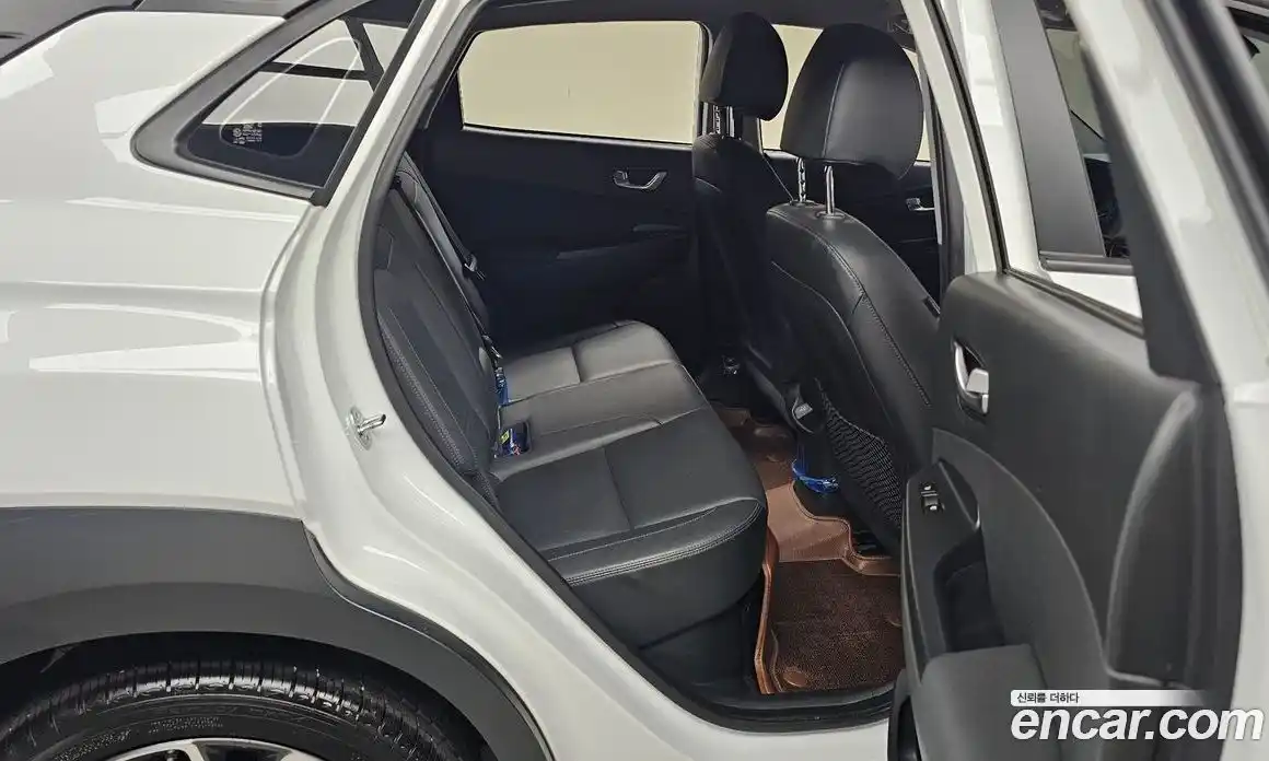 Hyundai Kona 2023 1.6 автомат (гидро), фото 17