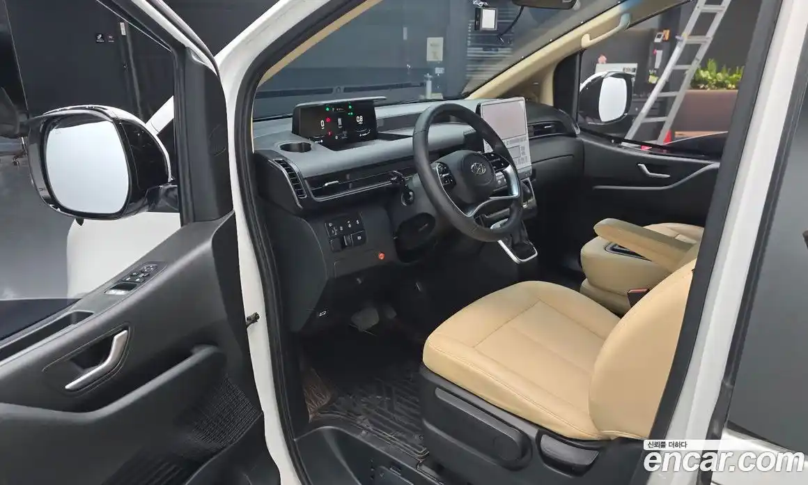 Hyundai Staria 2022 2.2 автомат (гидро), фото 13