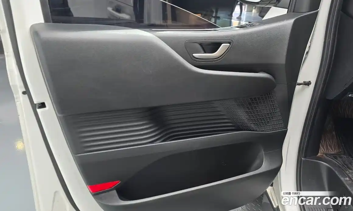 Hyundai Staria 2022 2.2 автомат (гидро), фото 14