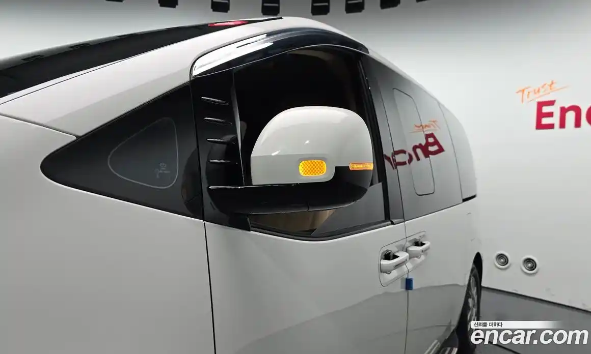 Hyundai Staria 2022 2.2 автомат (гидро), фото 29