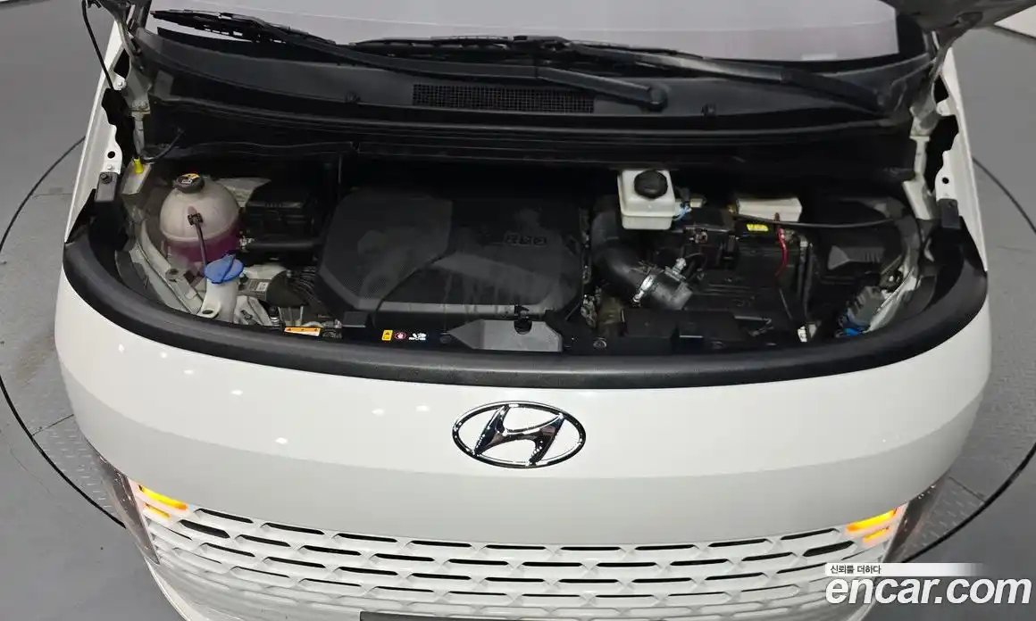 Hyundai Staria 2022 2.2 автомат (гидро), фото 6