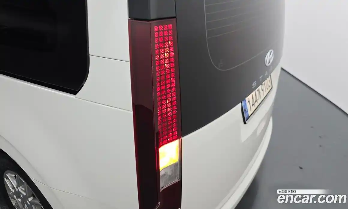 Hyundai Staria 2022 2.2 автомат (гидро), фото 9