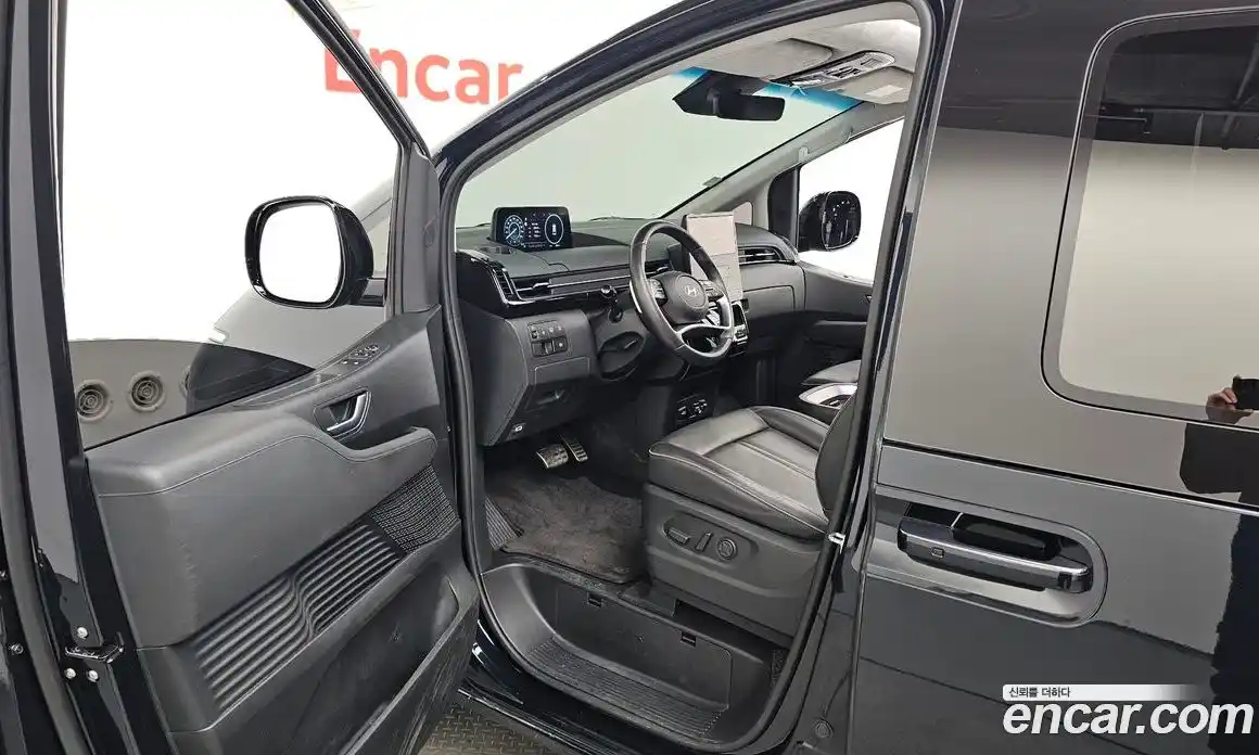 Hyundai Staria 2024 1.6 автомат (гидро), фото 12