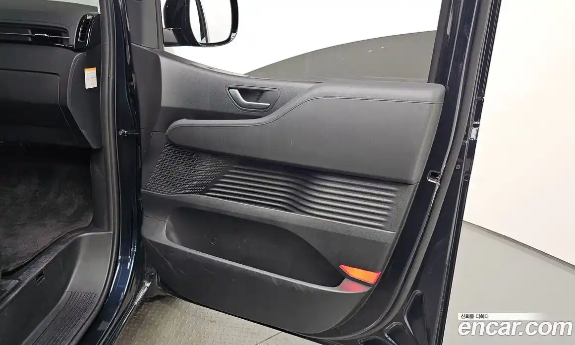 Hyundai Staria 2024 1.6 автомат (гидро), фото 14