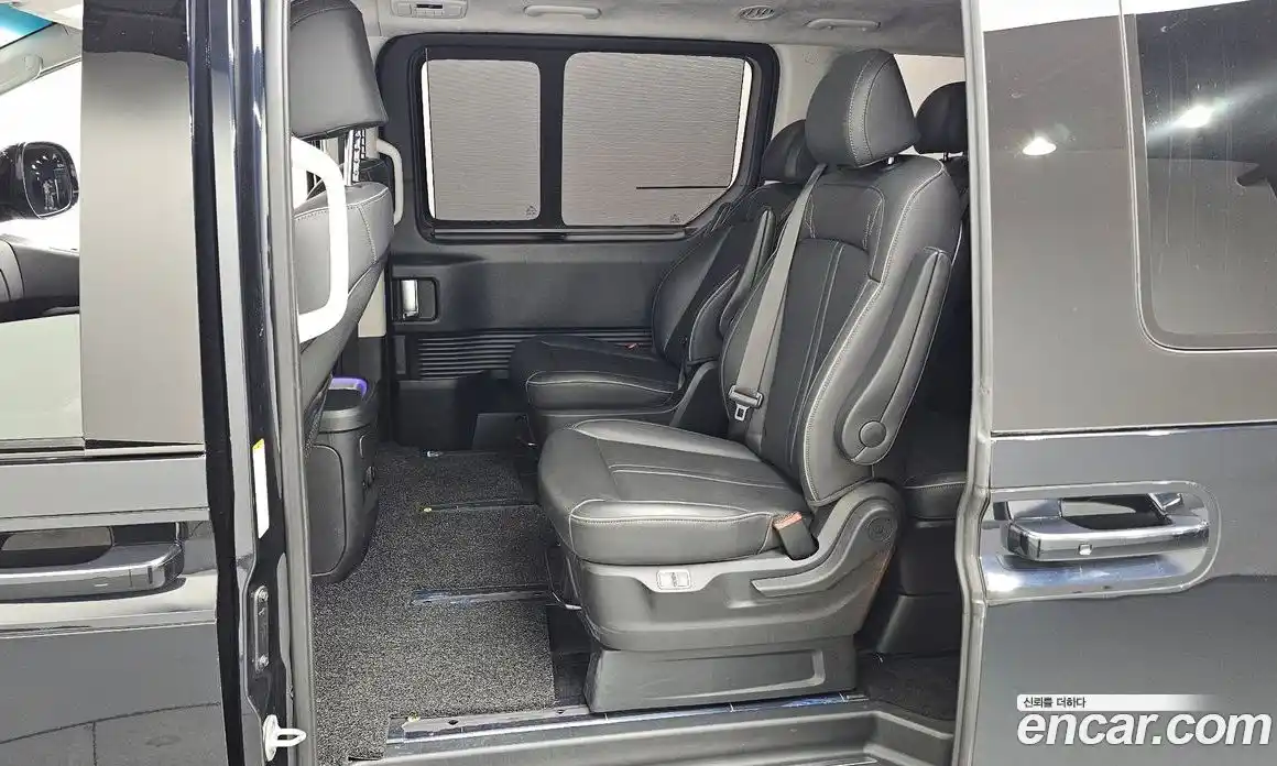 Hyundai Staria 2024 1.6 автомат (гидро), фото 16
