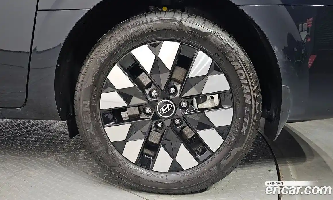 Hyundai Staria 2024 1.6 автомат (гидро), фото 6