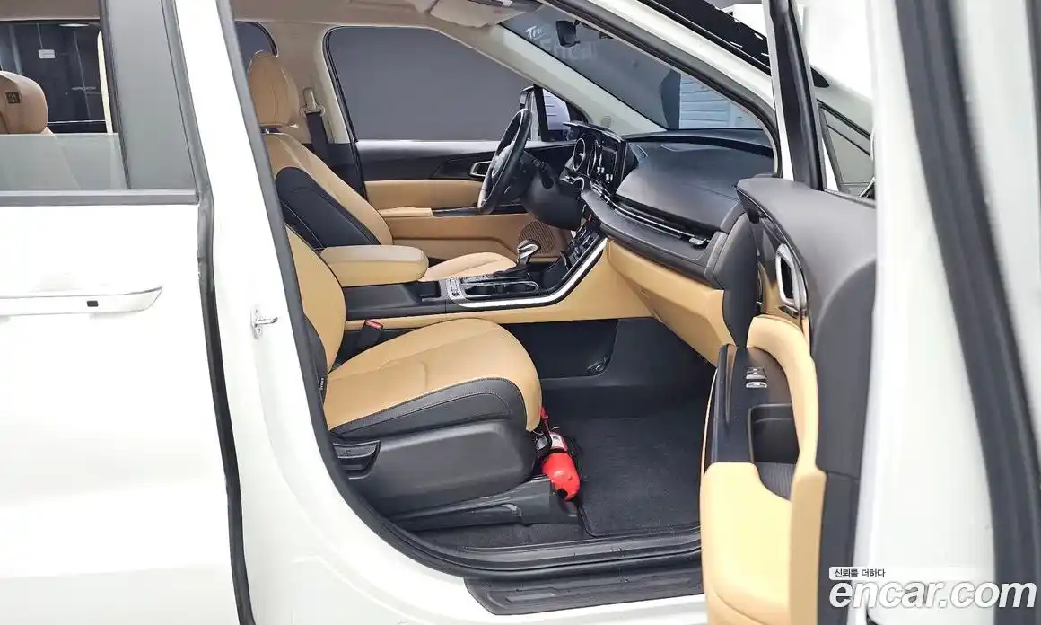 Kia Carnival 2023 3.5 автомат (гидро), фото 12