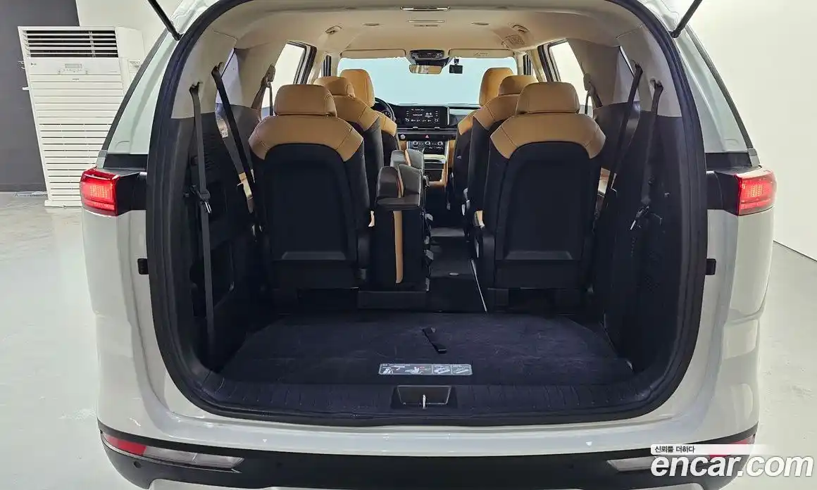 Kia Carnival 2023 3.5 автомат (гидро), фото 21