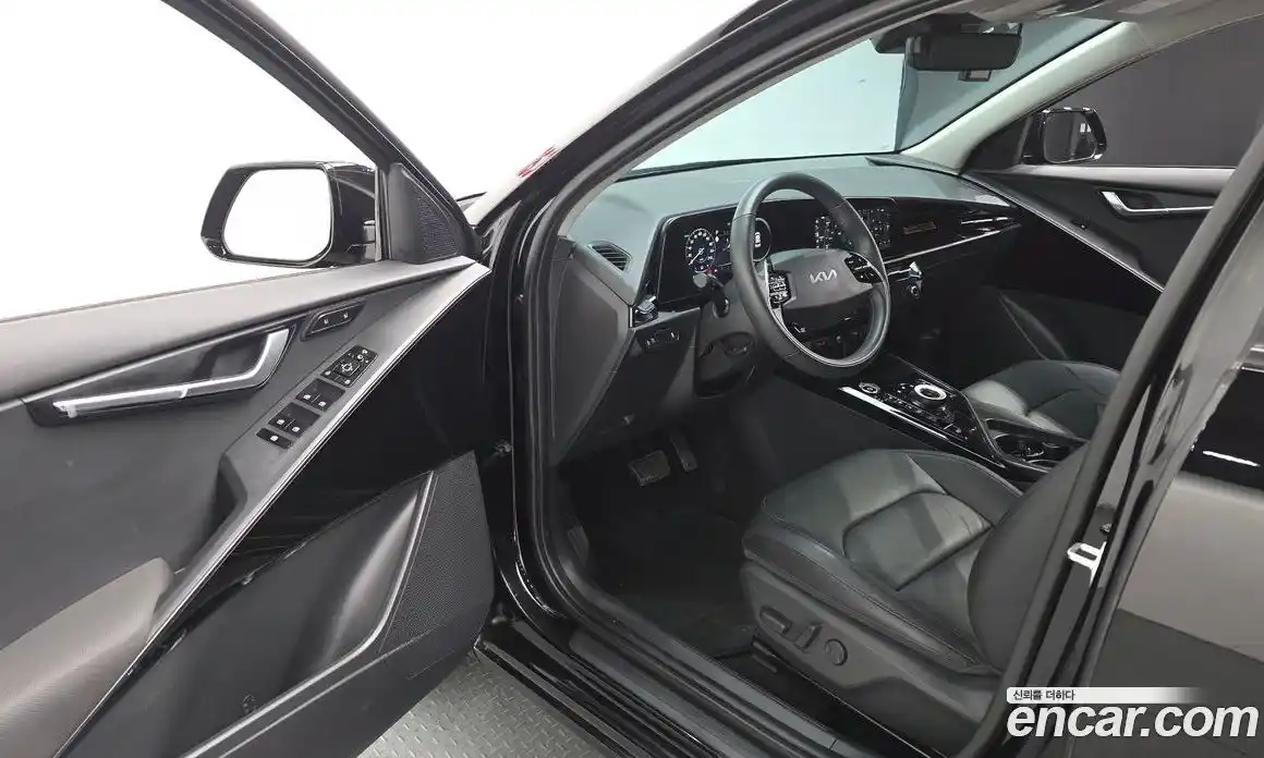 Kia Niro 2023 0.2 автомат (гидро), фото 12