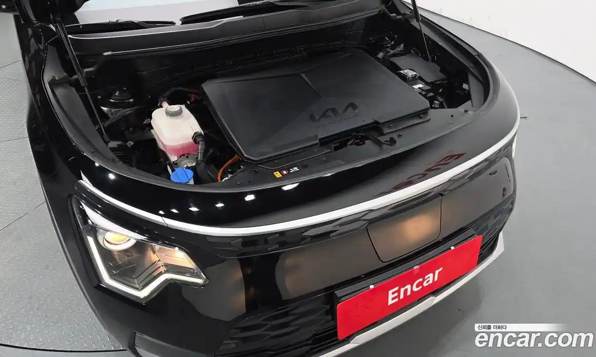 Kia Niro 2023 0.2 автомат (гидро), фото 6