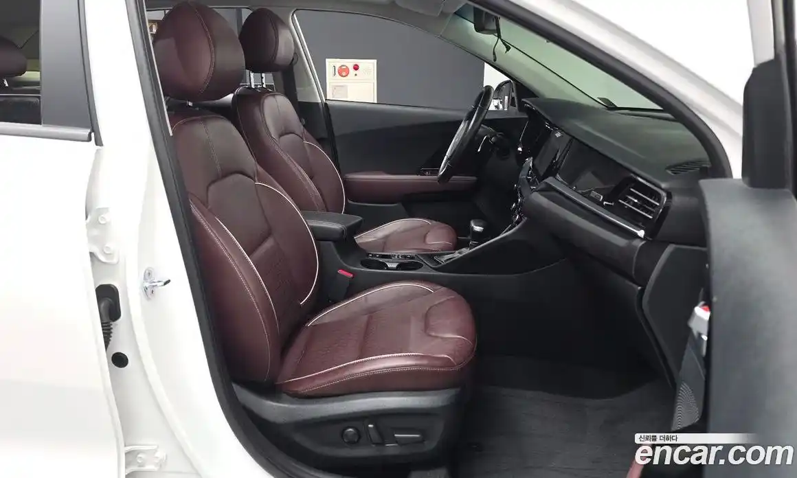 Kia Niro 2021 1.6 автомат (гидро), фото 11