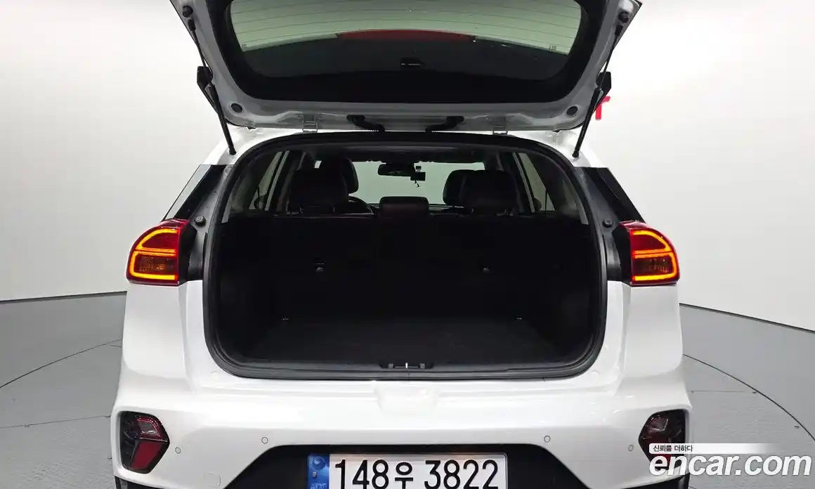 Kia Niro 2021 1.6 автомат (гидро), фото 20