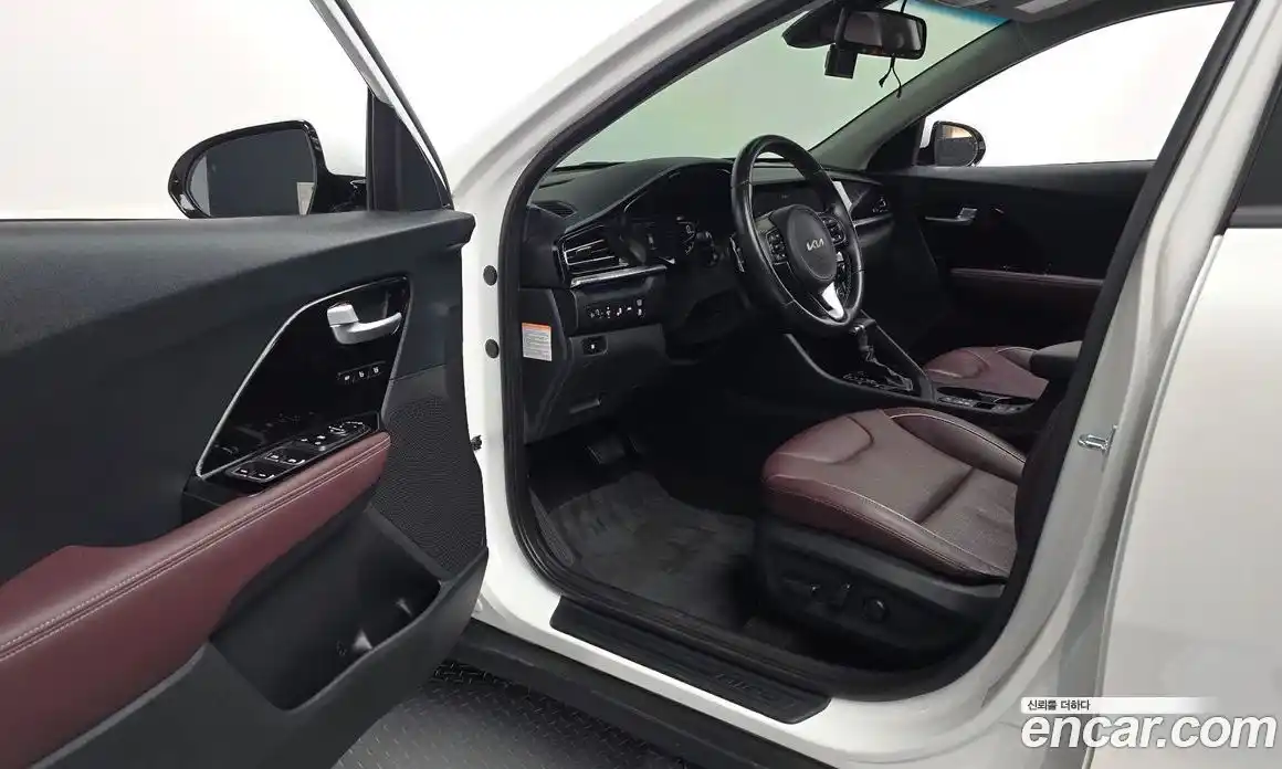 Kia Niro 2021 1.6 автомат (гидро), фото 10