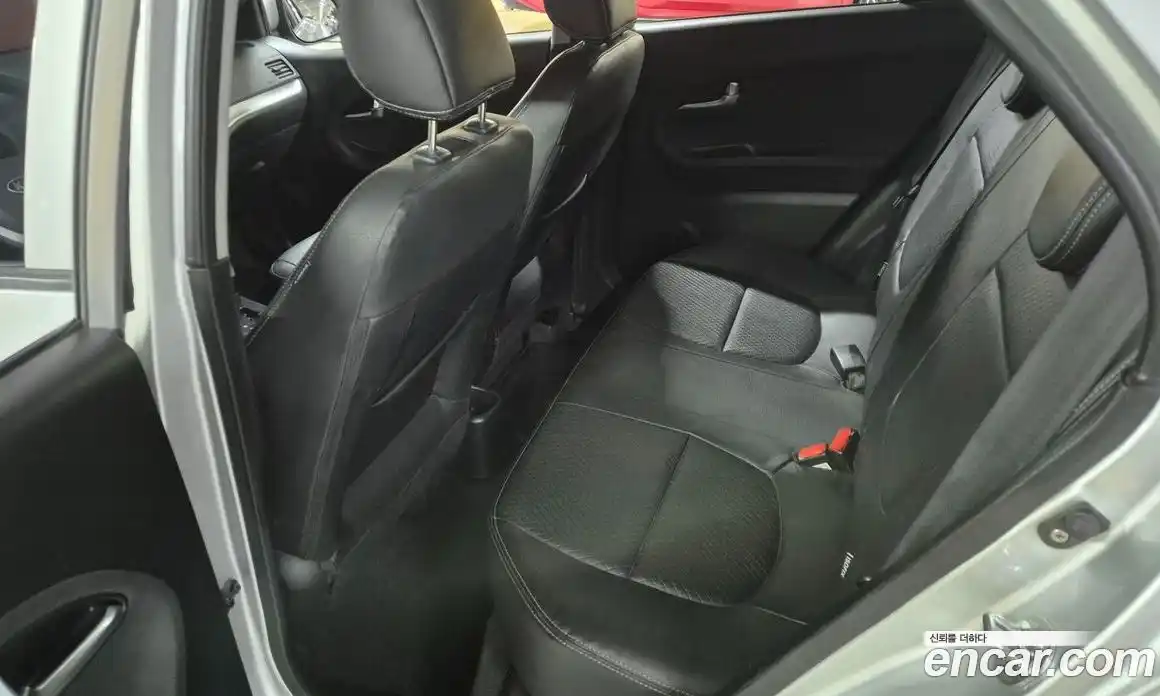 Kia Morning 2012 1.0 автомат (гидро), фото 9