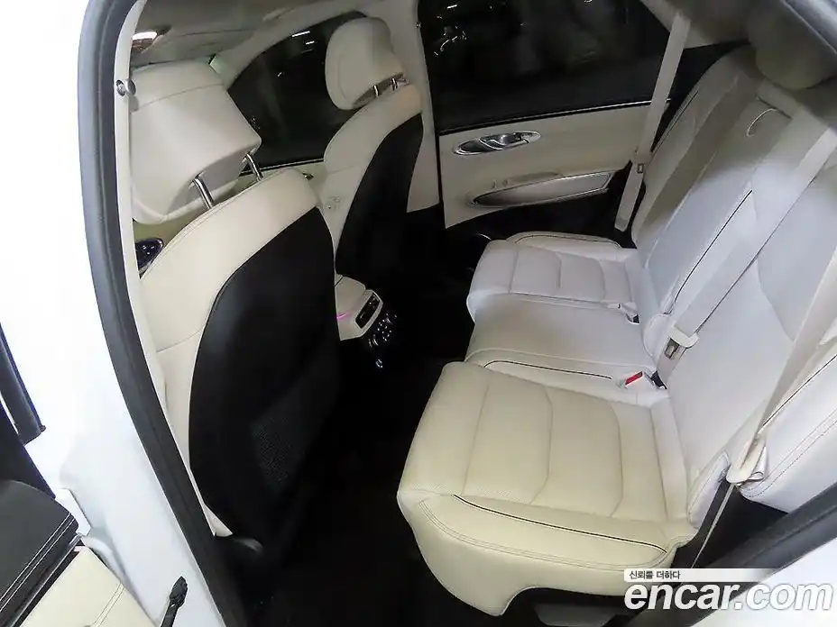 Genesis GV70 2022 2.5 гидро, фото 7