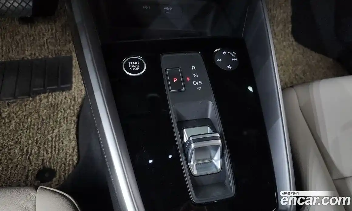 Audi A3 2023 2.0 автомат (гидро), фото 12