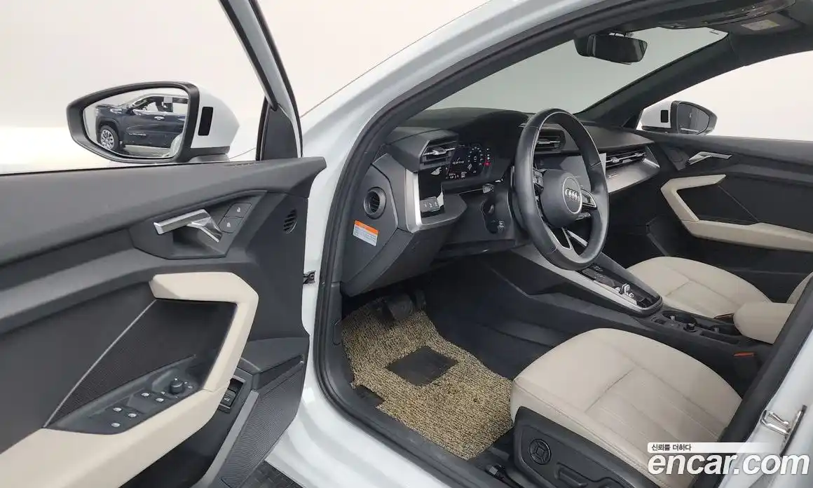 Audi A3 2023 2.0 автомат (гидро), фото 13