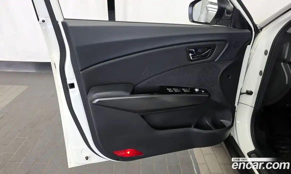 SsangYong TIBOLI 2017 1.6 автомат (гидро), фото 14