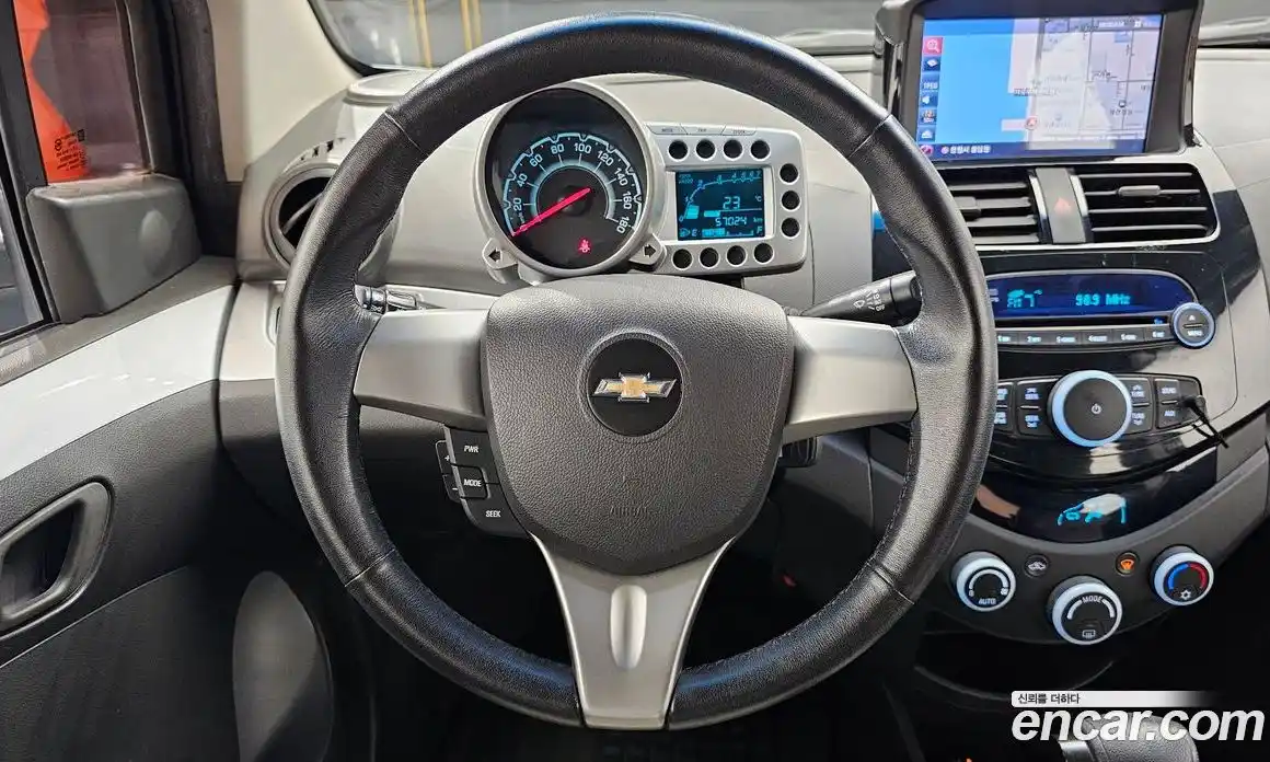 Chevrolet Spark 2011 1.0 автомат (гидро), фото 13