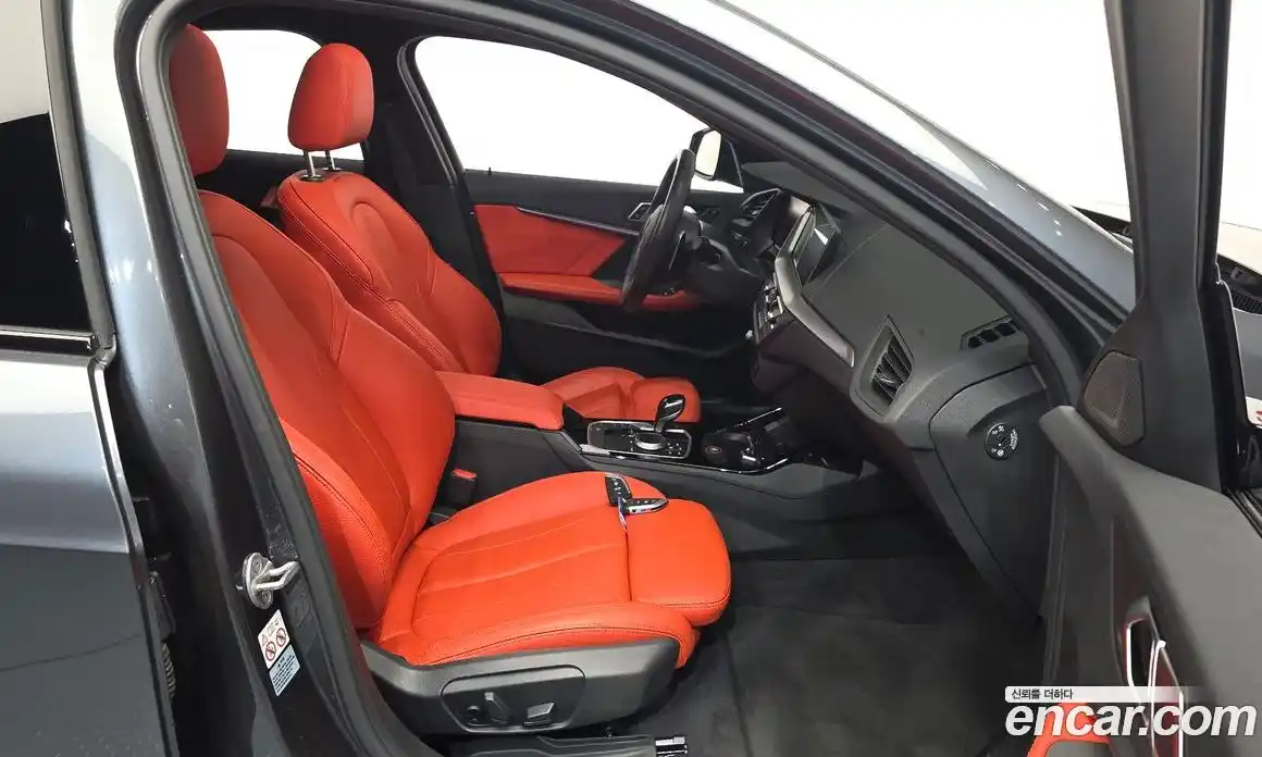 BMW 1 серия 2021 2.0 автомат (гидро), фото 13